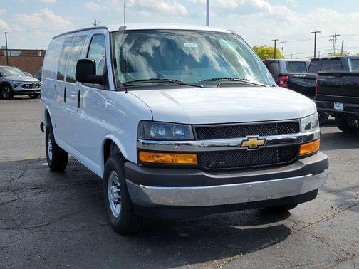 Summit White 2026 Chevrolet Express 2500 Work Van
