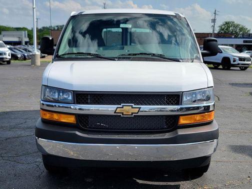 Summit White 2026 Chevrolet Express 2500 Work Van