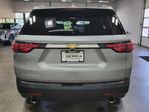 Sterling Gray Metallic 2023 Chevrolet Traverse LT Cloth