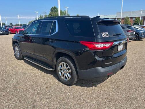 Mosaic Black Metallic 2019 Chevrolet Traverse LT Cloth
