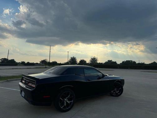 2017 Dodge Challenger SXT