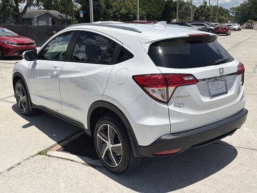 Platinum White Pearl 2022 Honda HR-V EX