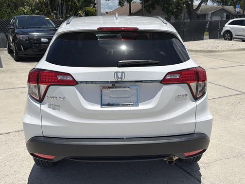 Platinum White Pearl 2022 Honda HR-V EX