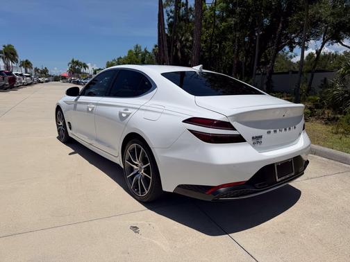 Alta White 2022 Genesis G70 2.0T