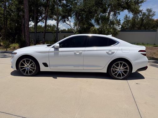 Alta White 2022 Genesis G70 2.0T