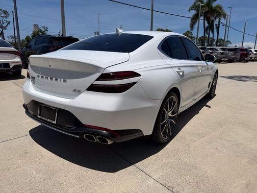 Alta White 2022 Genesis G70 2.0T
