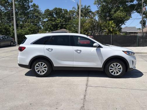 Snow White Pearl 2019 Kia Sorento LX