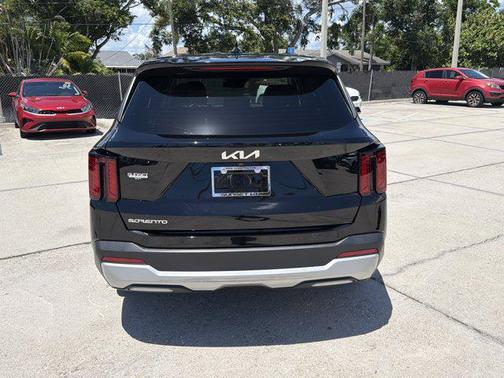 Ebony Black 2025 Kia Sorento LX