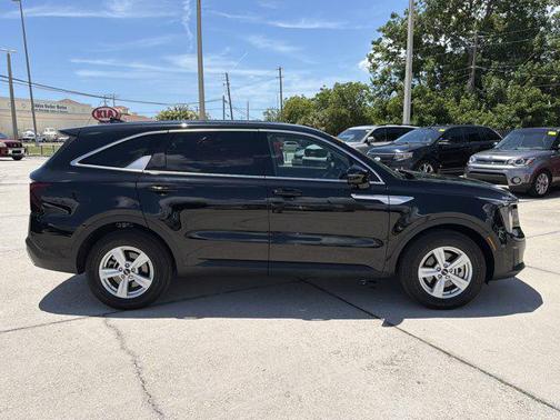 Ebony Black 2025 Kia Sorento LX