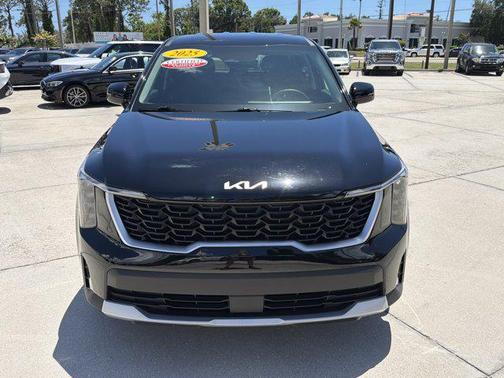 Ebony Black 2025 Kia Sorento LX