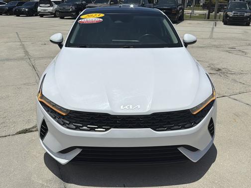 Glacial White Pearl 2023 Kia K5 EX