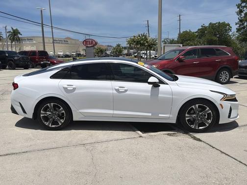 Glacial White Pearl 2023 Kia K5 EX