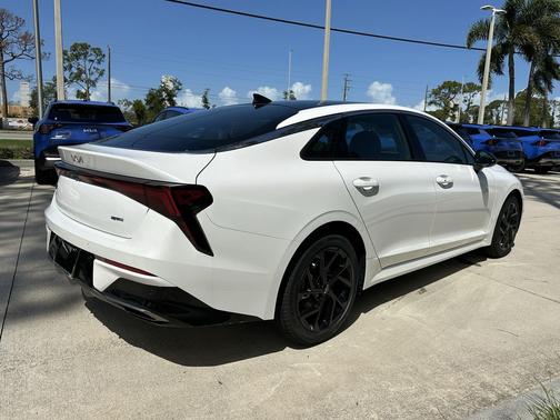 Snow White Pearl 2026 Kia K5 GT-Line