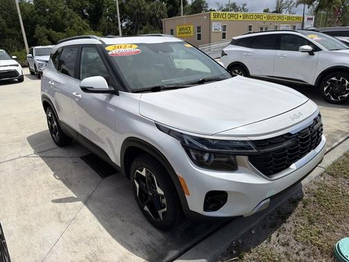 Snow White Pearl 2024 Kia Seltos EX