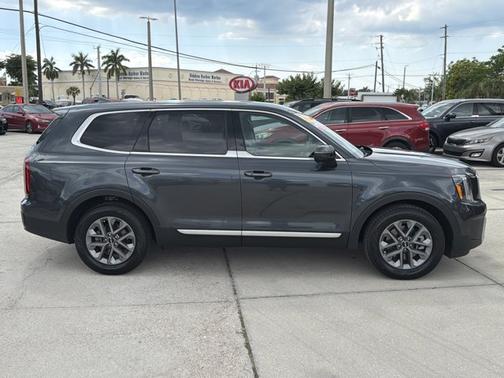 Gravity Gray 2023 Kia Telluride LX