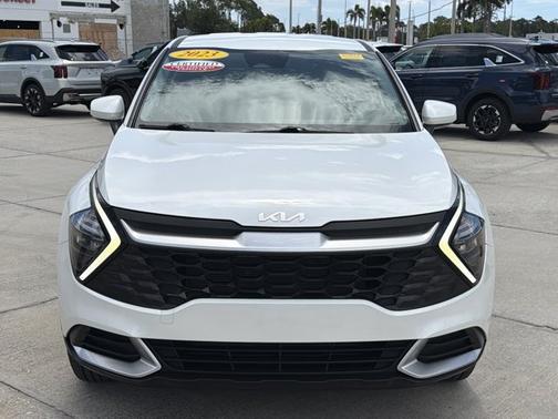 Snow White Pearl 2023 Kia Sportage LX