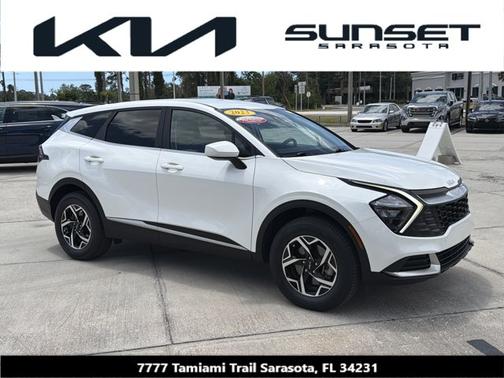Snow White Pearl 2023 Kia Sportage LX