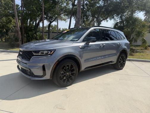 Everlasting Silver 2023 Kia Sorento SX