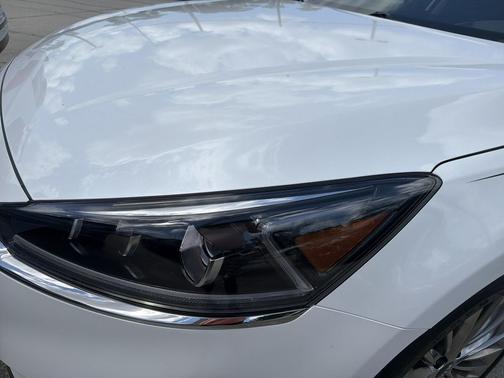Snow White Pearl 2017 Kia Cadenza Limited