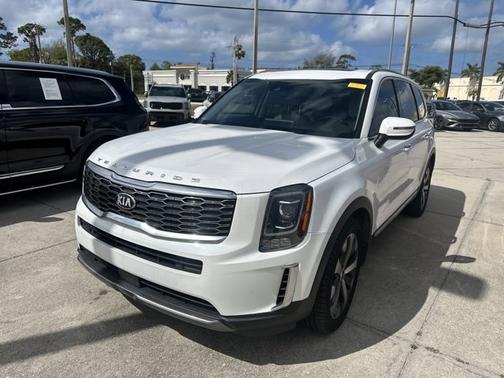 Snow White Pearl 2021 Kia Telluride S