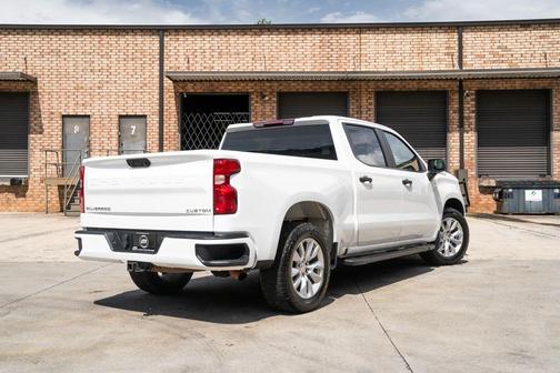 Summit White 2022 Chevrolet Silverado 1500 Custom