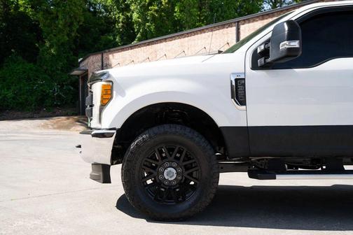 Oxford White 2017 Ford F-350 XL