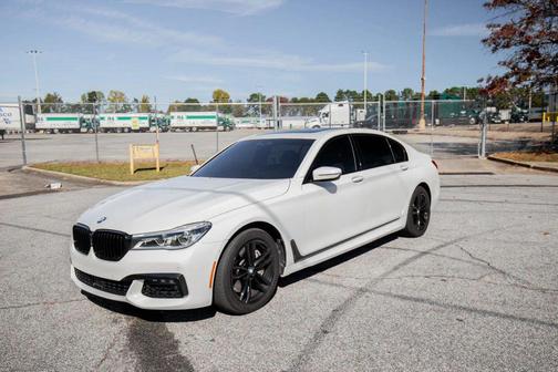 White 2018 BMW 750 i