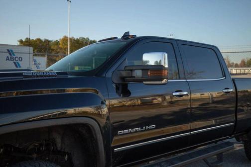 Black 2019 GMC Sierra 2500 Denali