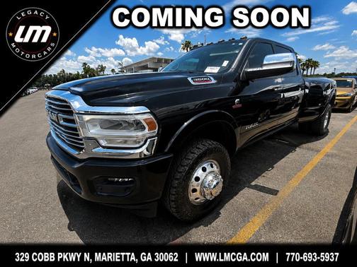 Diamond Black Crystal Pearlcoat 2021 RAM 3500 Laramie Crew Cab 4x4 8' Box
