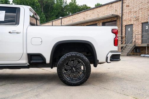 Iridescent Pearl Tricoat 2022 Chevrolet Silverado 2500 High Country
