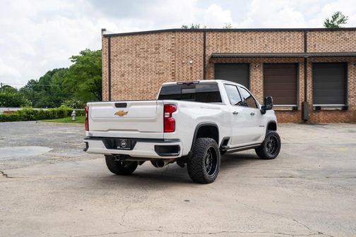 Iridescent Pearl Tricoat 2022 Chevrolet Silverado 2500 High Country
