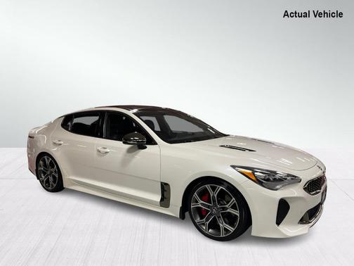 Photo 1 of 32 of 2018 Kia Stinger GT2