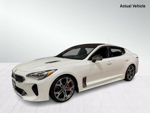 Photo 3 of 32 of 2018 Kia Stinger GT2