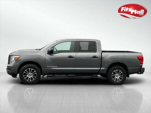 2022 Nissan Titan SV