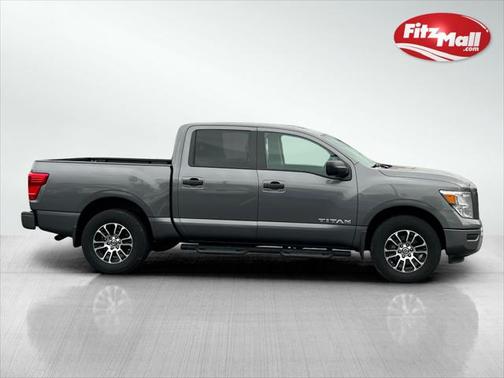 2022 Nissan Titan SV
