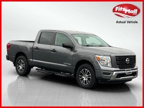 2022 Nissan Titan SV