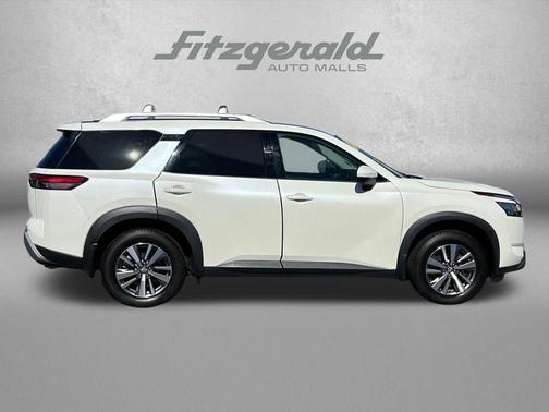 2022 Nissan Pathfinder SL 4WD
