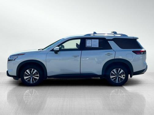 2022 Nissan Pathfinder SL 4WD