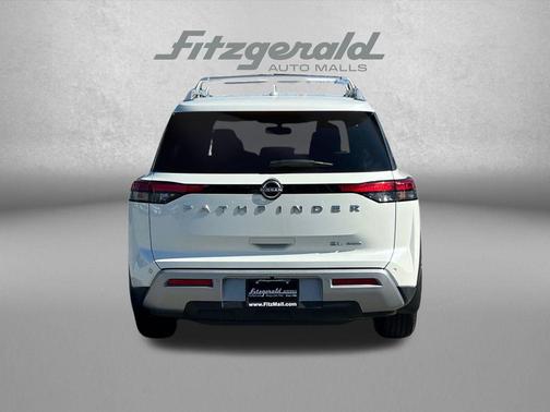 2022 Nissan Pathfinder SL 4WD