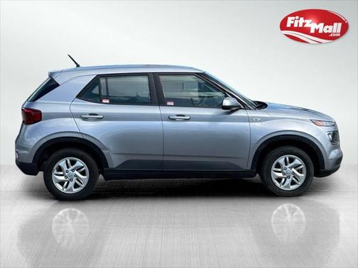 2024 Hyundai VENUE SE