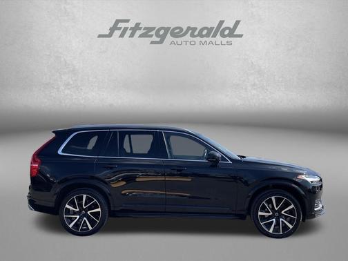 2020 Volvo XC90 T6 Momentum