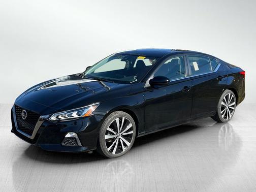 2022 Nissan Altima SR FWD