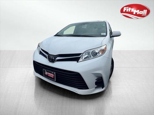 2019 Toyota Sienna LE