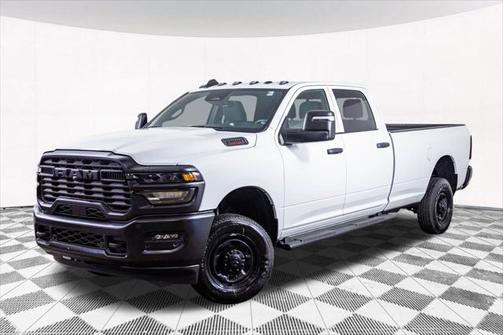 2025 RAM 2500 Tradesman Crew Cab 4x4 8' Box