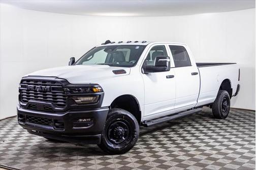 2025 RAM 2500 Tradesman Crew Cab 4x4 8' Box