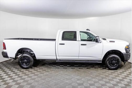 2025 RAM 2500 Tradesman Crew Cab 4x4 8' Box