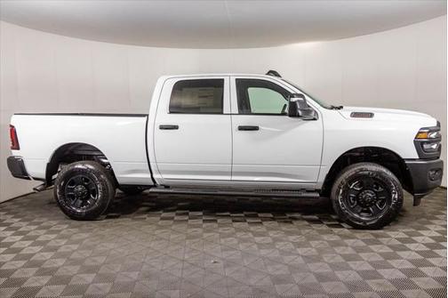 2025 RAM 2500 Tradesman Crew Cab 4x4 6'4' Box