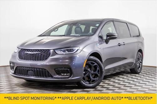 2022 Chrysler Pacifica Hybrid Touring L