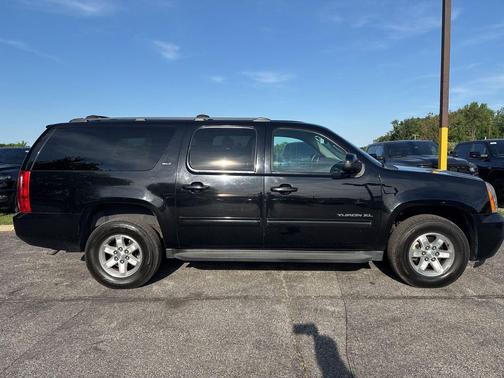 Onyx Black 2013 GMC Yukon XL 1500 SLT