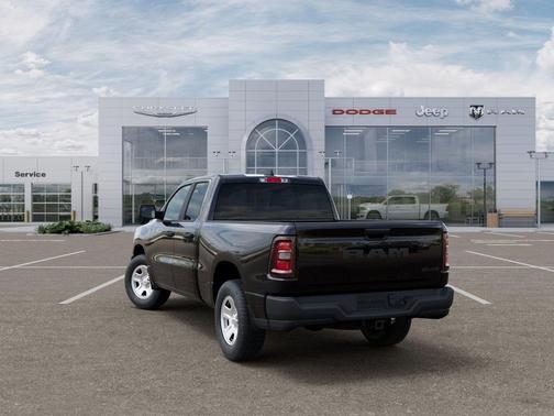 Diamond Black Crystal Pearlcoat 2026 RAM 1500 Tradesman